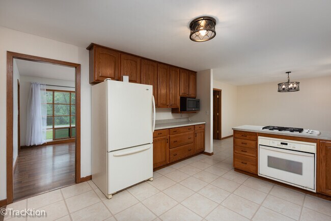 Building Photo - 24200 W Deer Ridge Ln