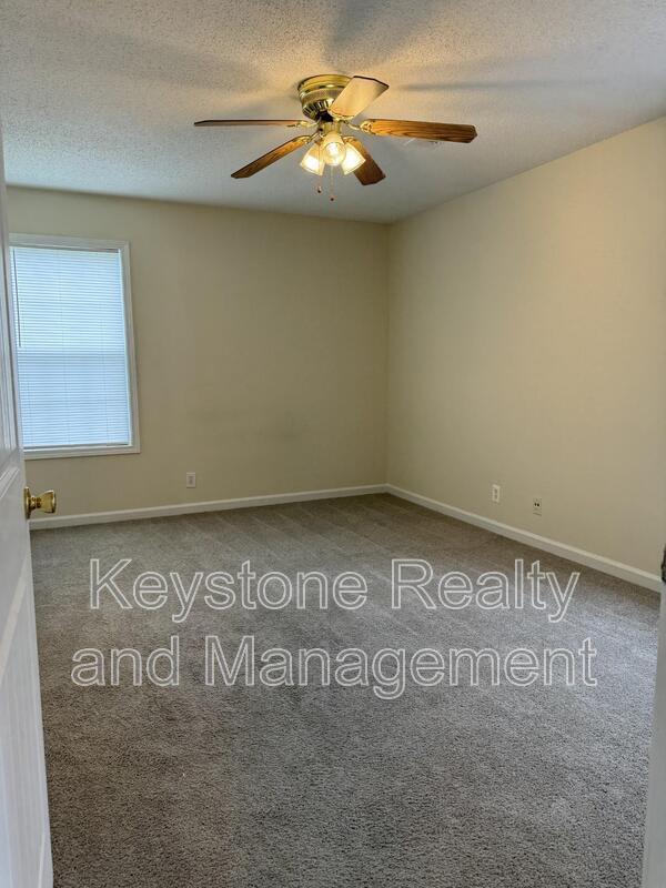 Building Photo - 119 Mace Ln