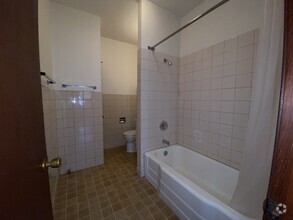 Building Photo - 1 Bed 1 Bath - Lowry Hill - 5 Blocks from ...