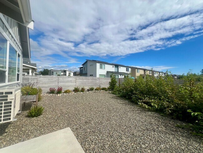 Building Photo - BEAUTIFUL 3Bd 2.5Ba energy efficient home ...