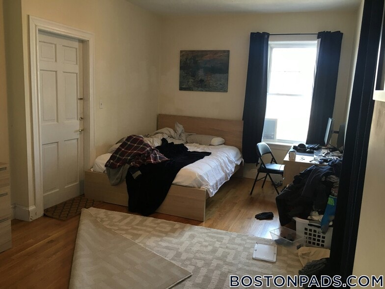 Building Photo - 191 Winthrop Rd