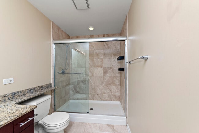 Building Photo - 1040 W Adams St