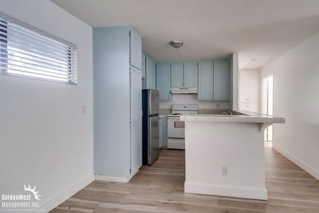 Building Photo - Modern 1Bdm 1Ba Condo in Pacific Beach!