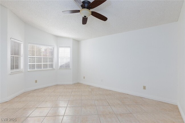 Building Photo - 2208 Ladue Dr