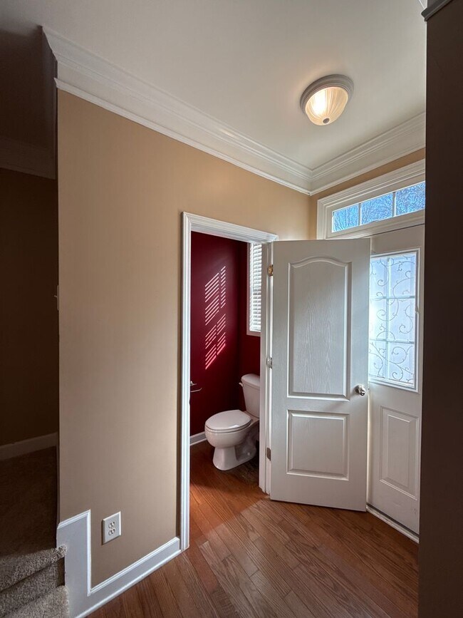 Building Photo - 8636 Beaver Creek Dr