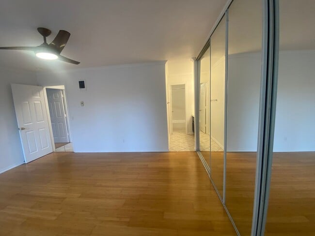 Building Photo - Charming 2 Bed, 2 Bath Carlsbad Condo