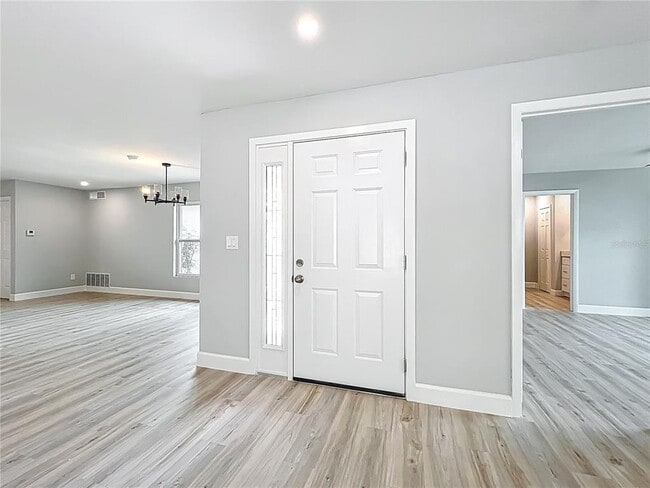 Building Photo - 8676 Hillside Dr