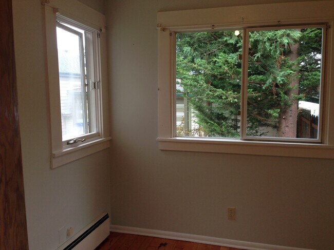2nd bedroom west view - 1710 Colby Ave