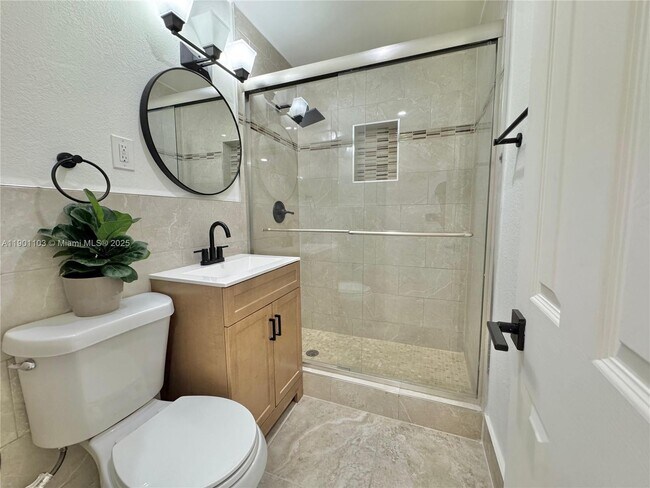 Building Photo - 5101 SW 112th Pl