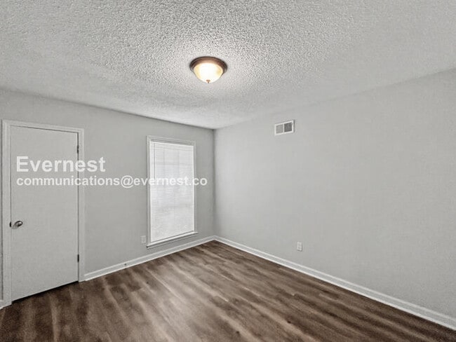 Building Photo - 760 Hackberry Dr