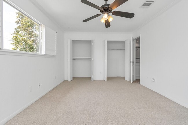 Building Photo - 3934 Roseland St