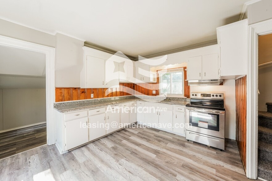 Building Photo - 167 5th St