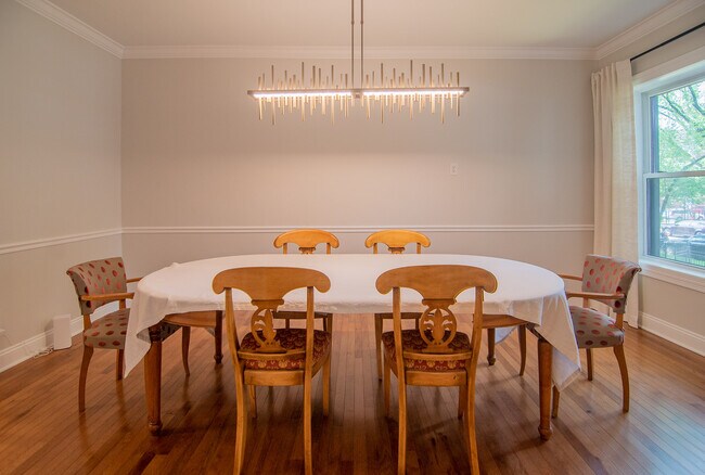 Building Photo - 5811 N Winthrop Ave