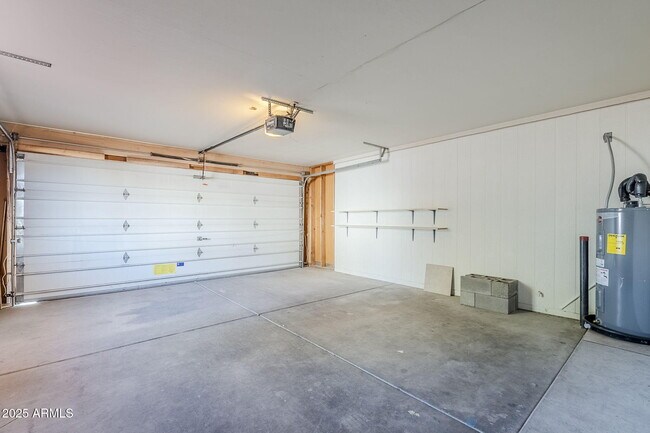 Building Photo - 678 S Silver Dr