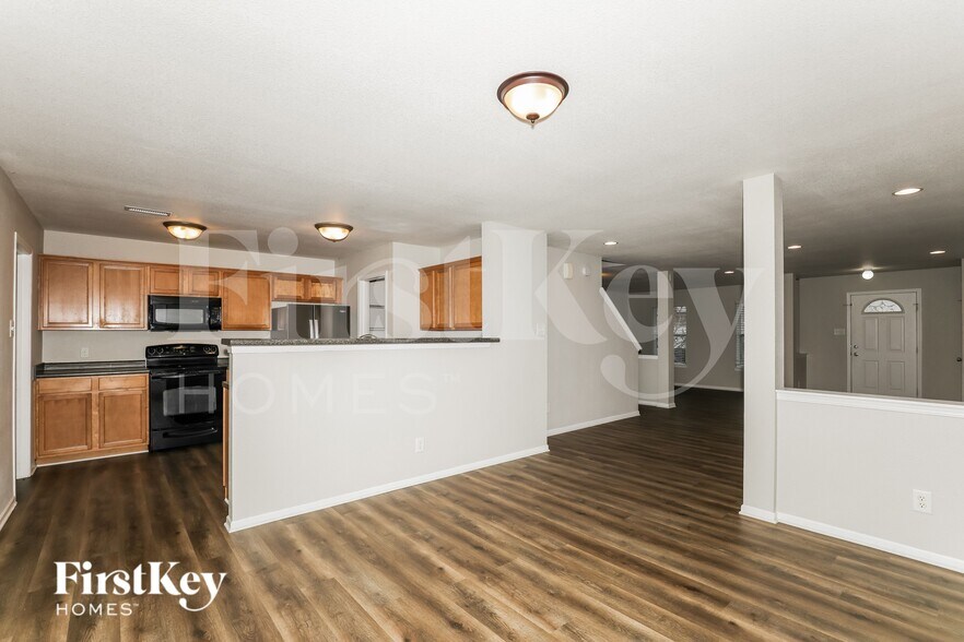 Building Photo - 15490 Gallow Ln