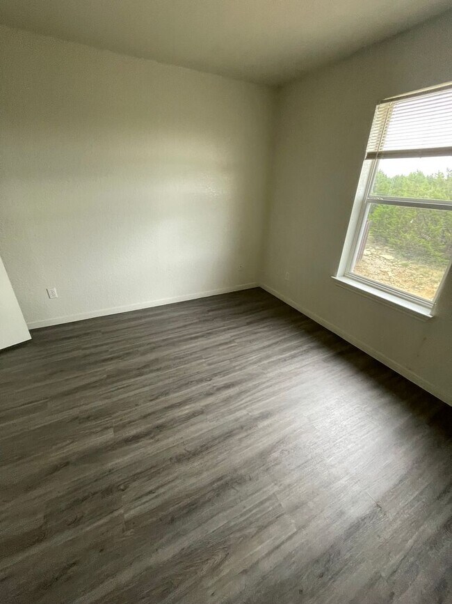 Building Photo - 4206 Primrose Dr