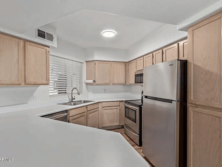 Building Photo - 3848 N 3rd Ave