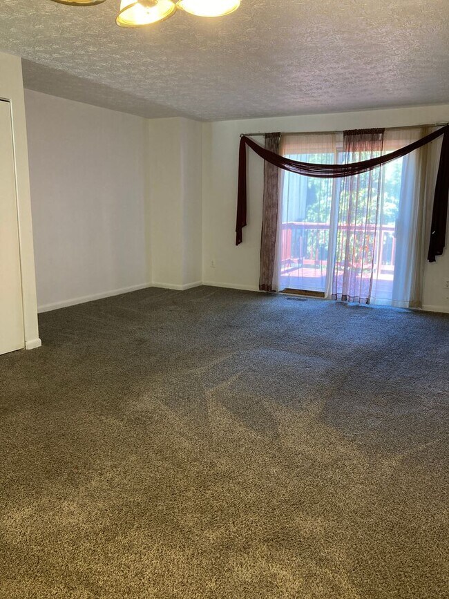 Building Photo - Spacious 3-bedroom, 2-bathroom townhouse available in Edgewood, MD.