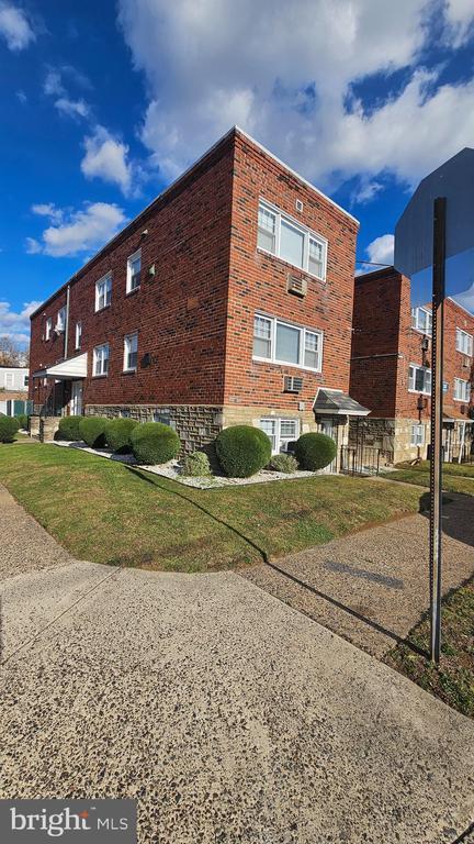 Building Photo - 529 McKinley St