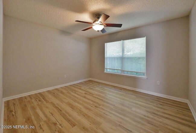 Building Photo - 1290 Ardmore St