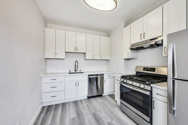 Building Photo - 1707 36th Ave