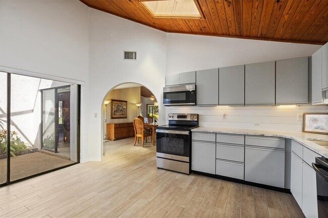 Building Photo - 2637 Sunburst Ct