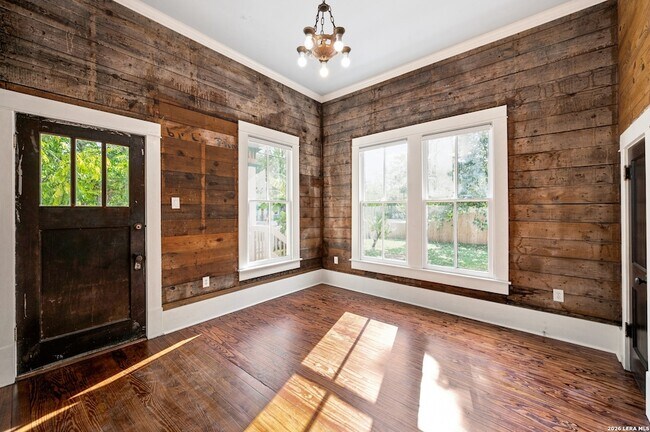 Building Photo - 312 Leigh St