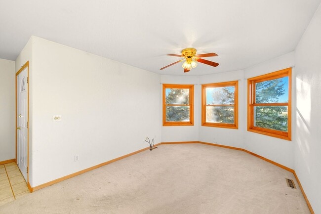 Building Photo - Peaceful Country 4 Bed, 3 Bath Home in Eli...