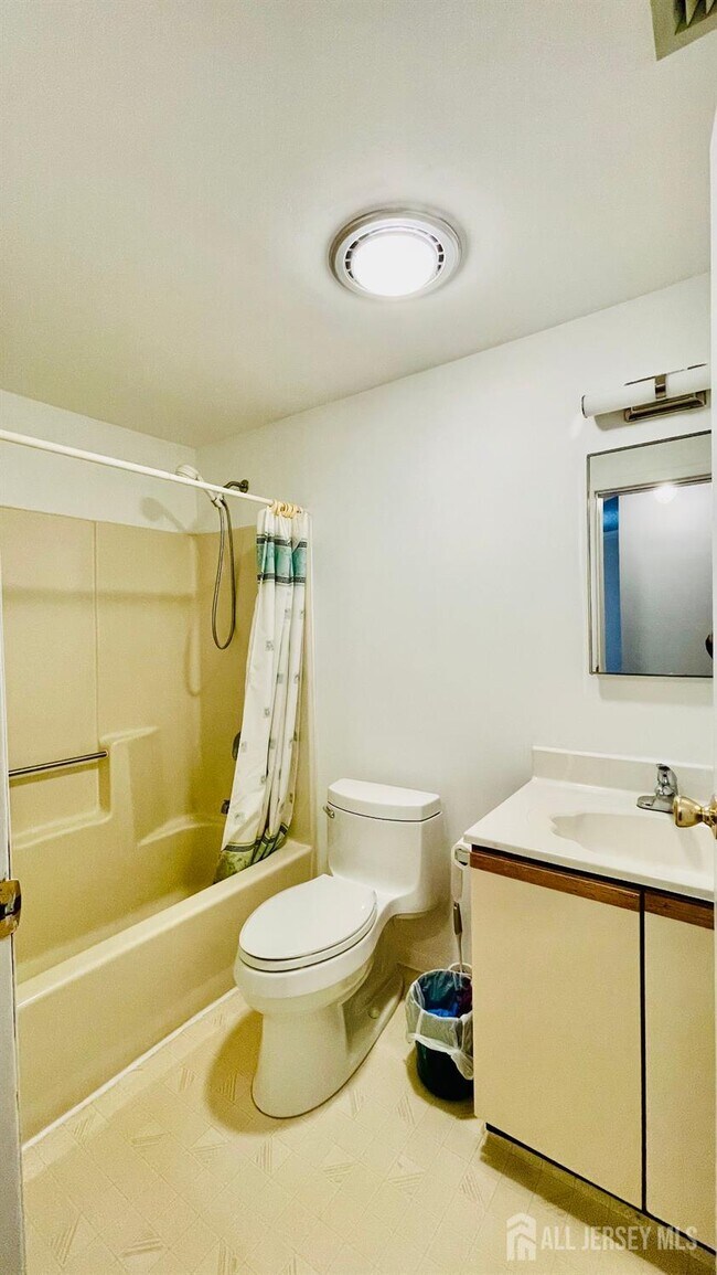 Building Photo - 4702 Hana Rd