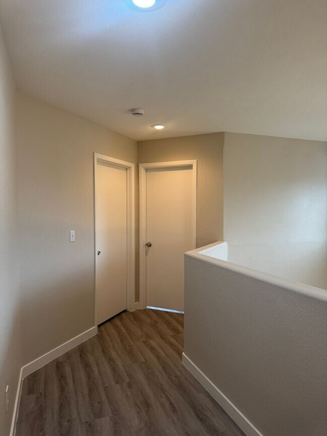 Building Photo - Must see 4 bedroom 2.5 baths home with NEW...