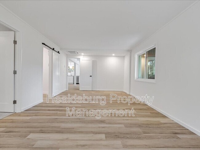 Building Photo - 2054 Madrone Ave