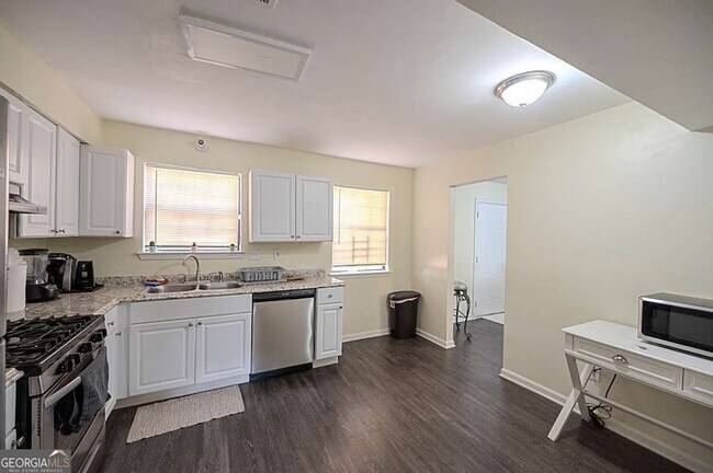 Building Photo - 5393 Kirk Dr