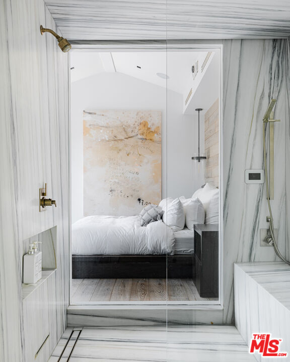 Building Photo - 2532 Canyon Oak Dr