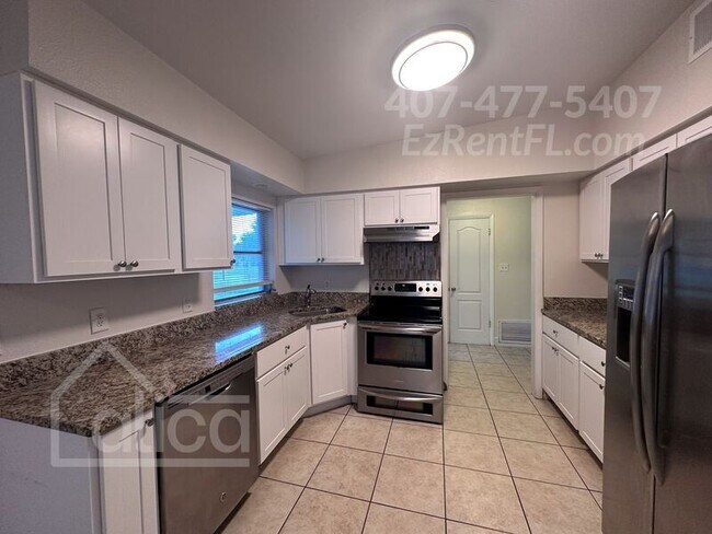 Building Photo - 3392 Bougainvillea Dr