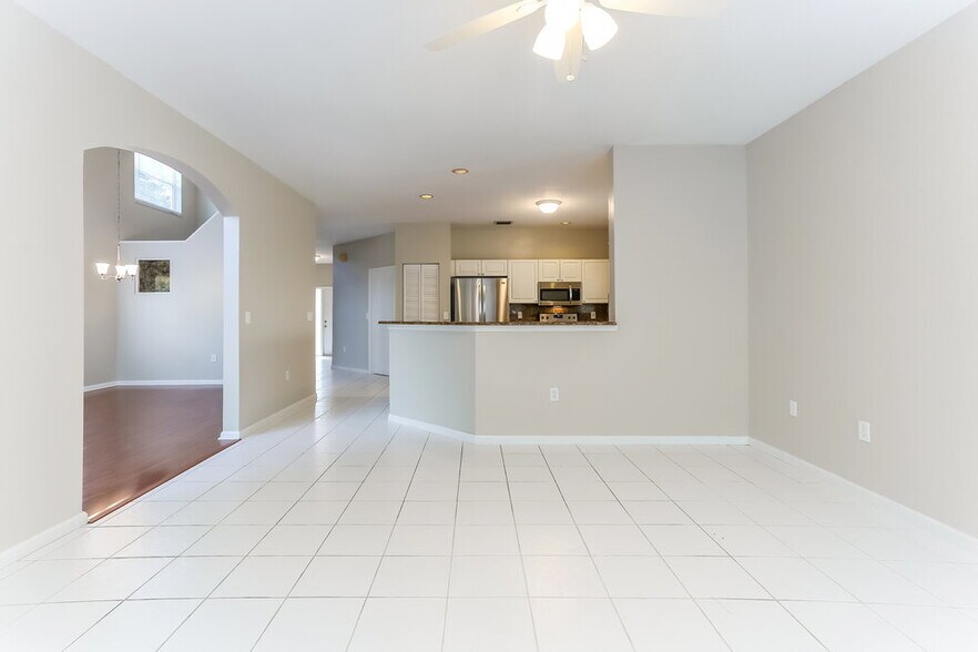 Building Photo - 1117 NW 97th Dr