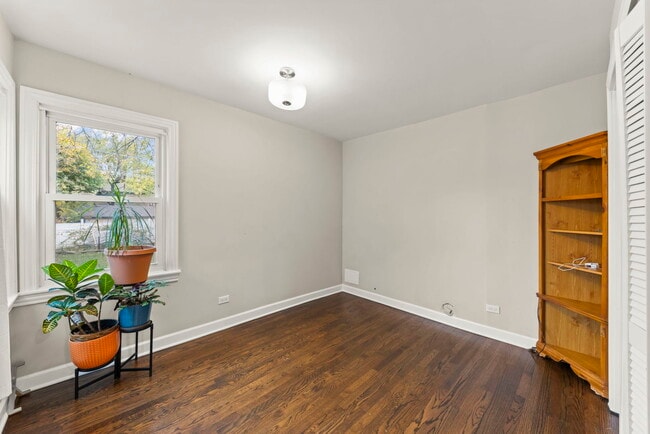 Building Photo - 2852 Scott St