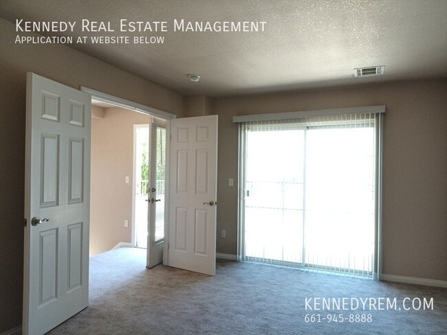 Building Photo - 461 W Ave K