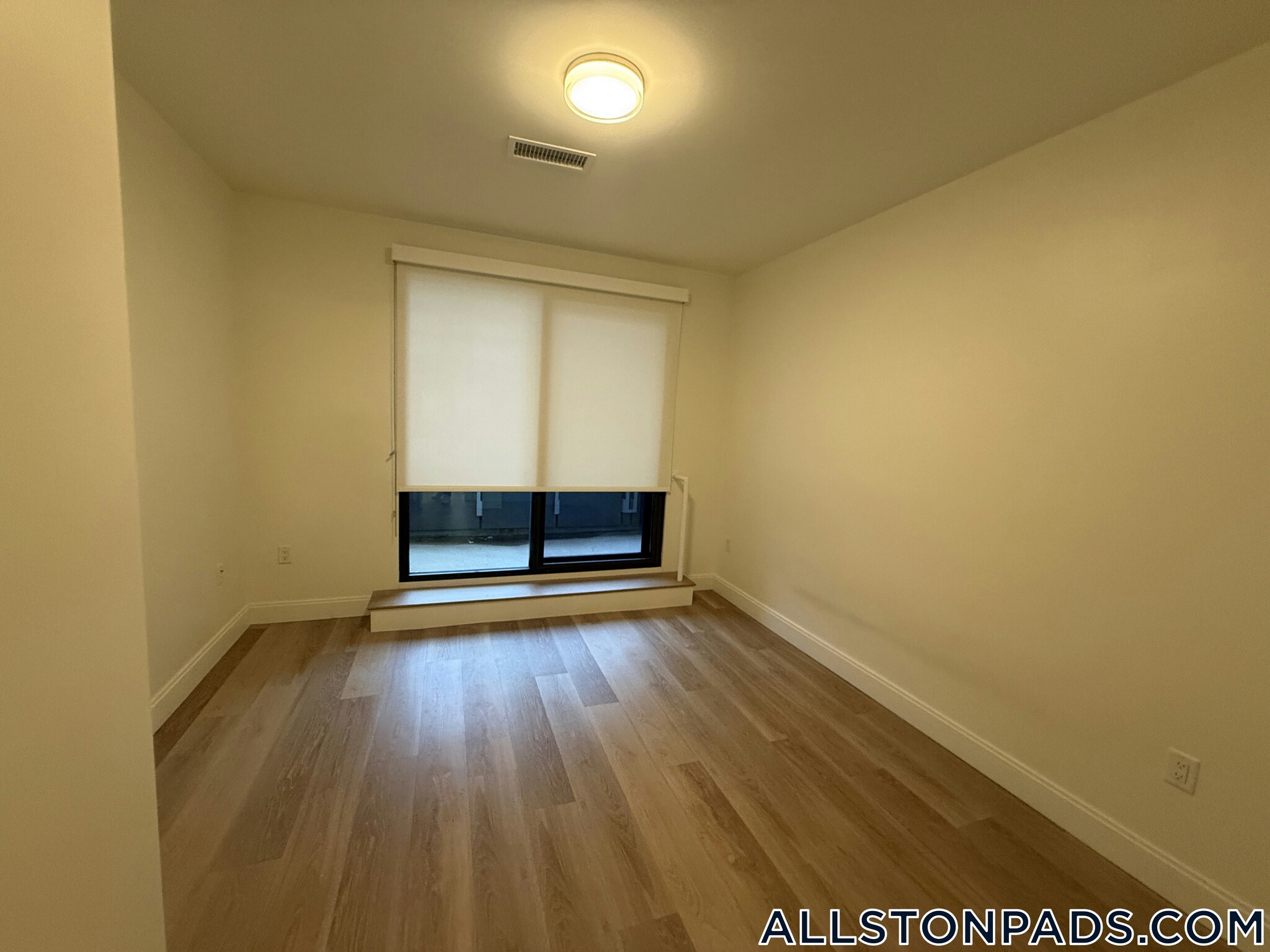 Building Photo - 1079 Commonwealth Ave