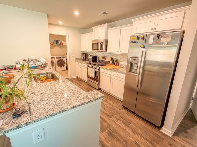 Building Photo - 203 Boneset Dr