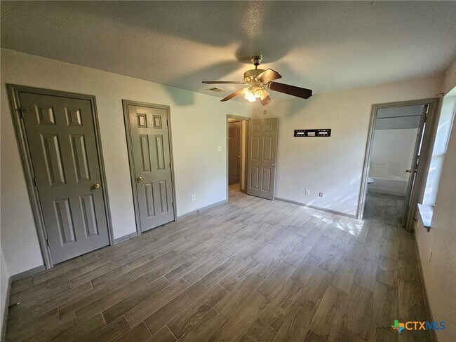 Building Photo - 300 Castellon Ct