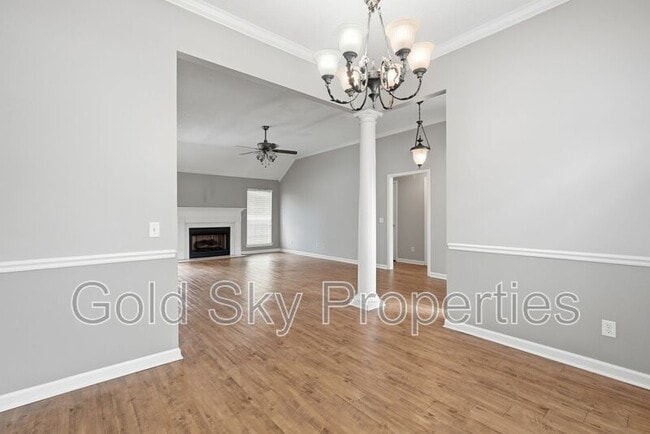 Building Photo - 124 Hall St