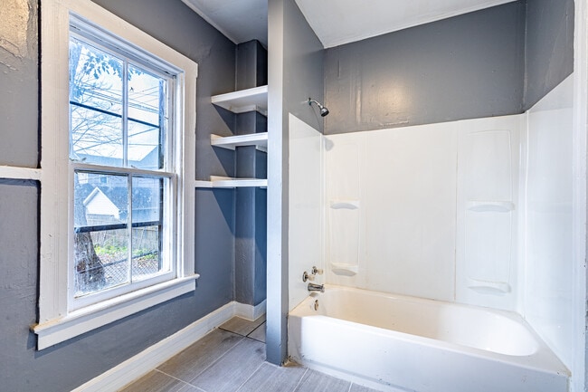 Building Photo - 243 Chamberlain St