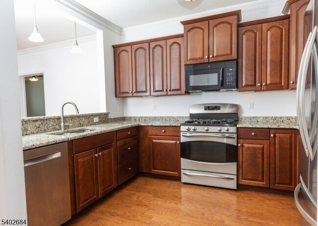 Building Photo - 7113 Polk Dr