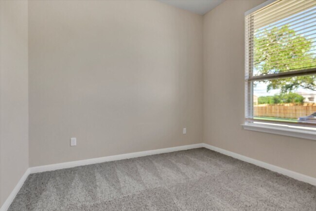 Building Photo - 704 Olive Creek Dr