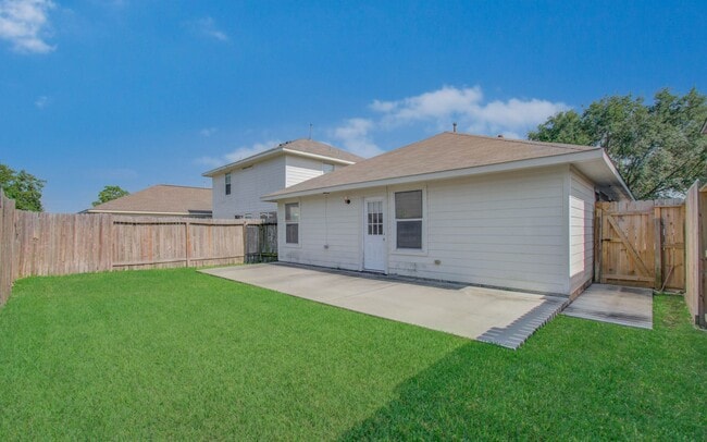Building Photo - 19134 Yellow Thrush Dr