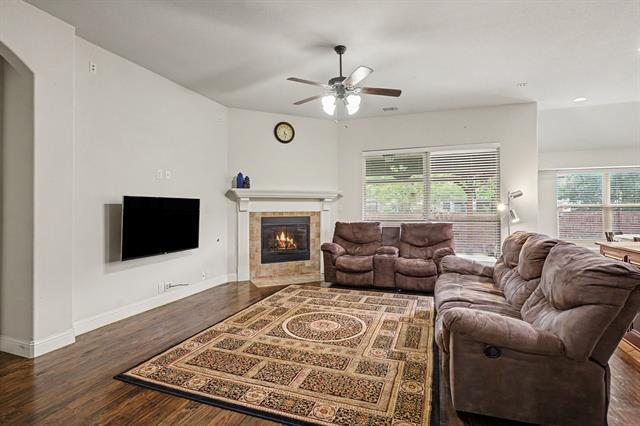 Building Photo - 2412 Lynbridge Dr