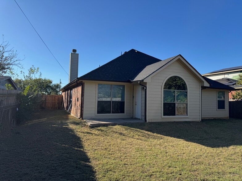 Building Photo - 6611 Rockdale Rd