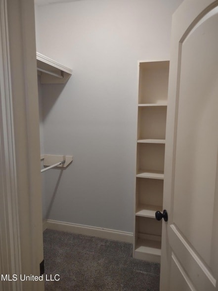 Building Photo - 103 Hallmark Pl