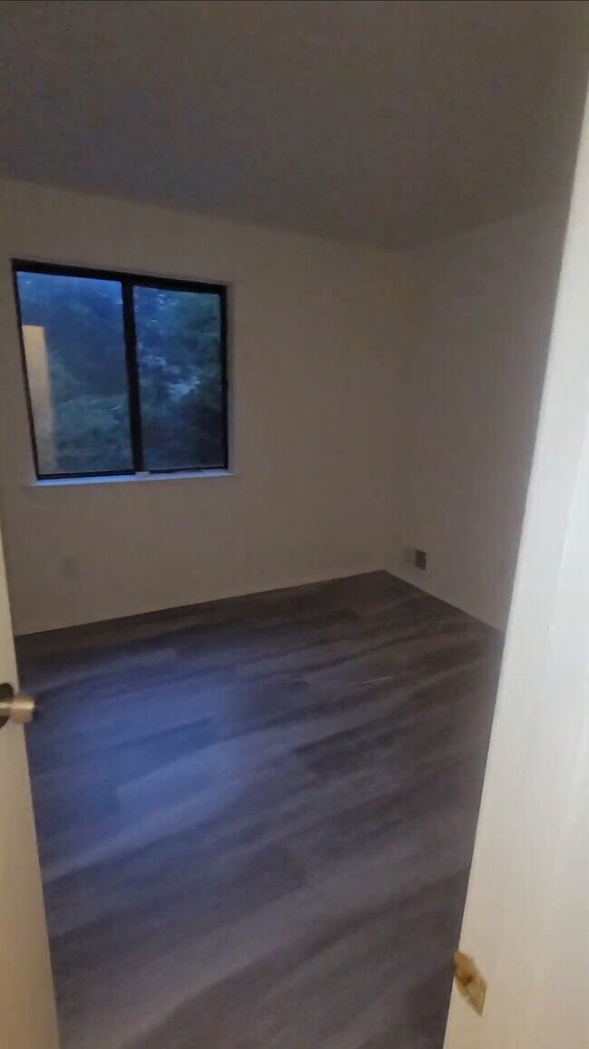 Building Photo - 1303 Morris Ct