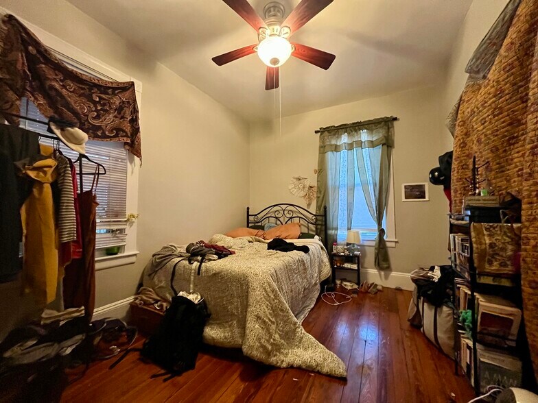 Building Photo - 83 Wensley St